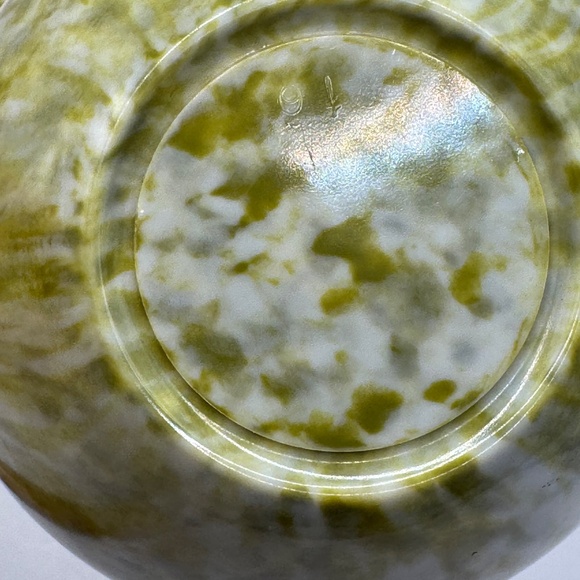 12 pc Melamine Tea Cup, Saucer and Bowl Set Confetti/Camouflage green and white. - Picture 8 of 8